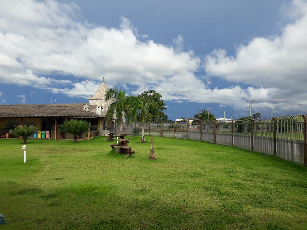 Pousada Haras Santa Rita Poconé 外观 照片